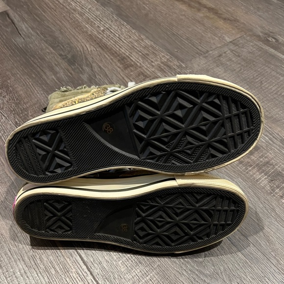 💯 % Ultra high sneakers, same or next day shipping NWOT - Picture 4 of 4